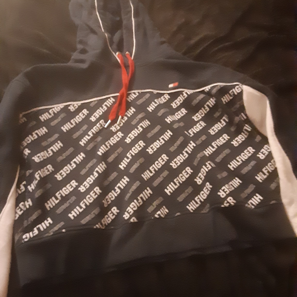 Euc TOMMY HILFIGER Cropped hoodie size medium